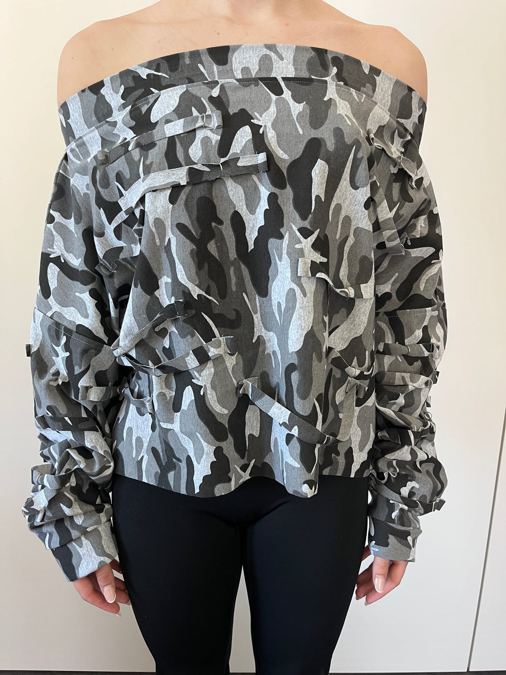 1/1 camo off shoulder top