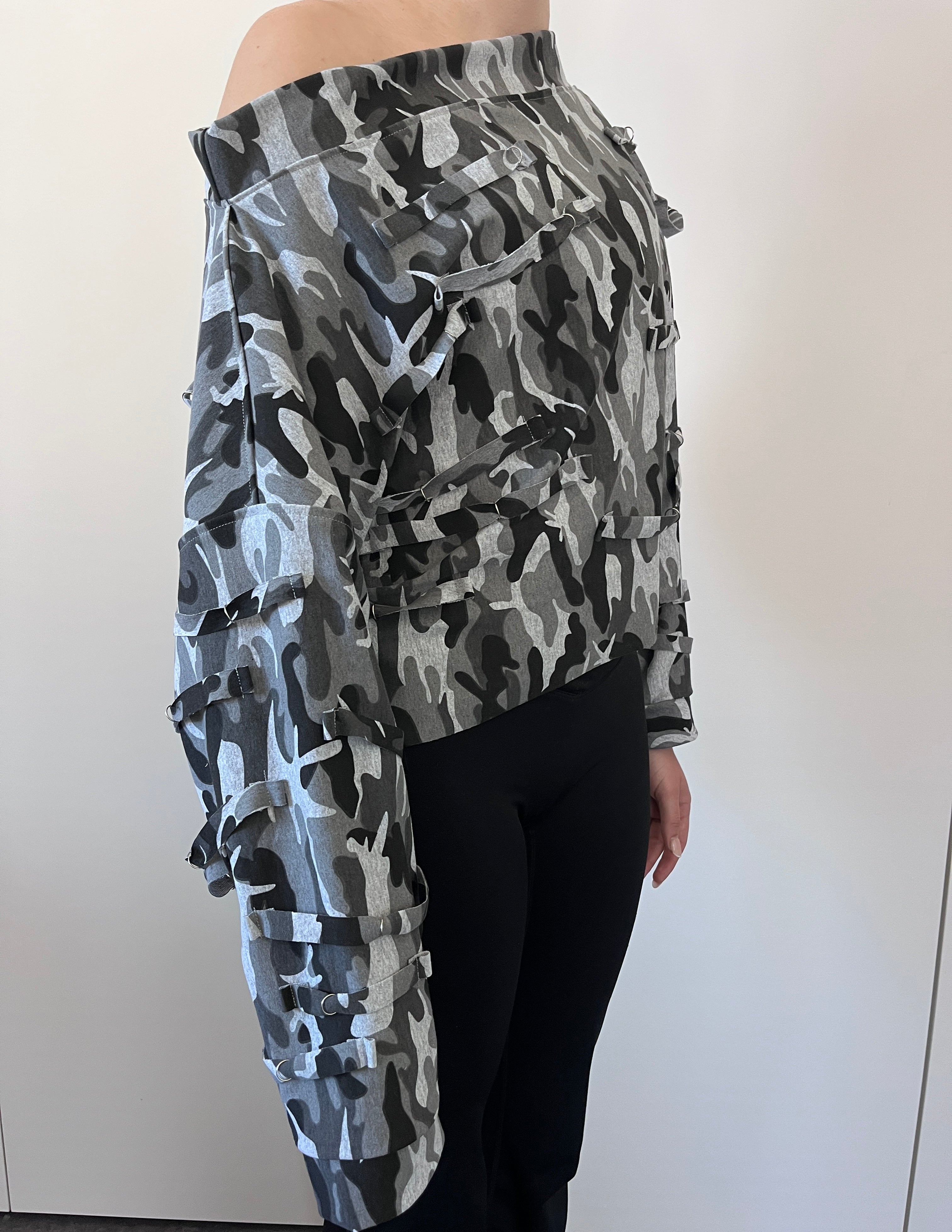 1/1 camo off shoulder top